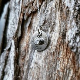   Ezüst gravírozott lapmedál+köves medál (13mm) nyakláncon 